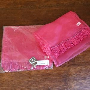 ♦️FINAL PRICE Set of 2 Fuchsia Table Runners